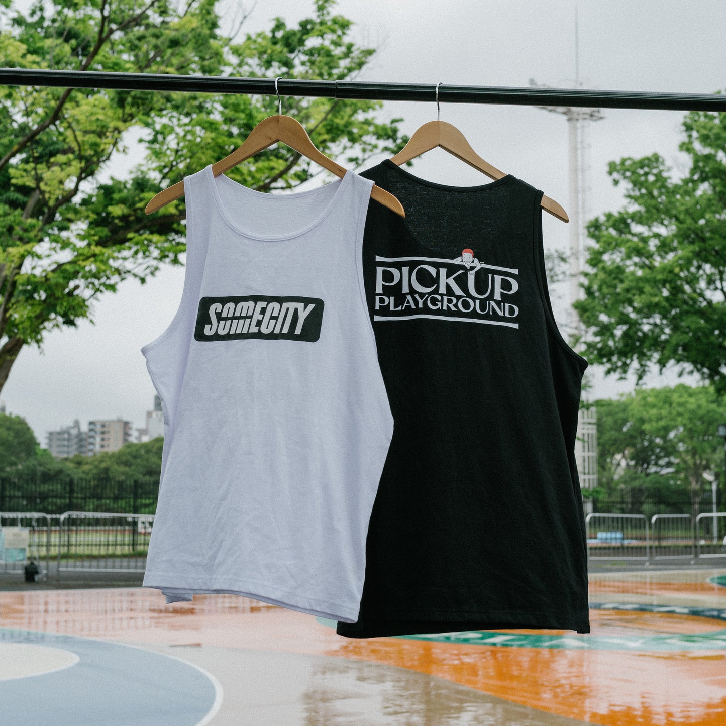 Logo Tank Top -PICK UP PLAYGROUND- (white)